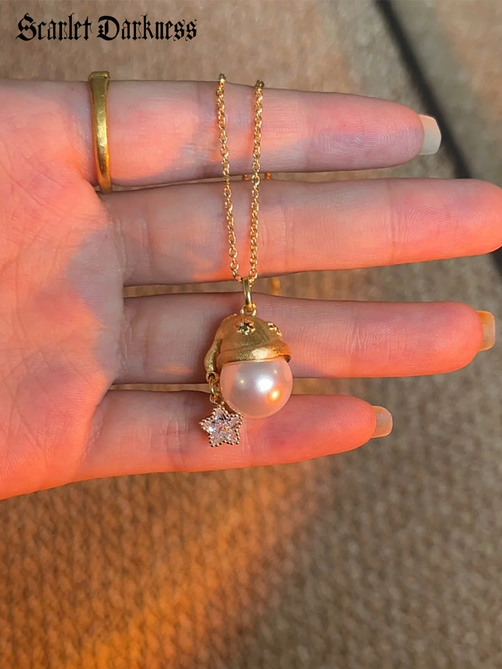 Scarlet Darkness Lovely Christmas Hat Pearl Pendant Necklace