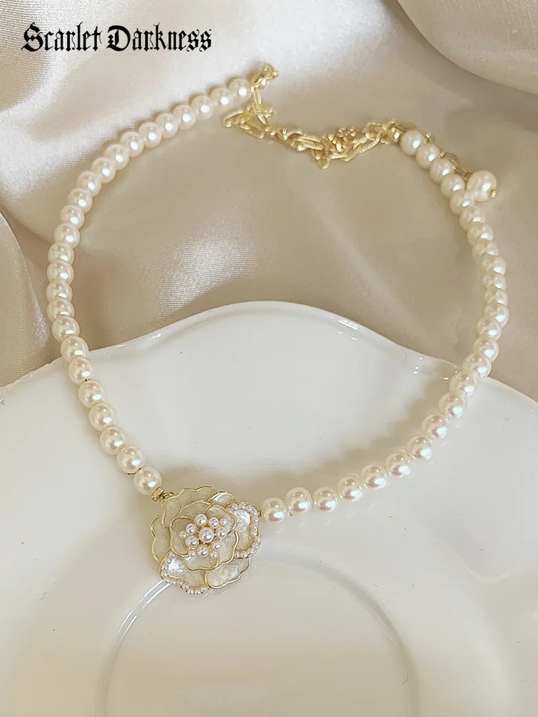 Elegant Camellia Pearl Necklace SCARLET DARKNESS